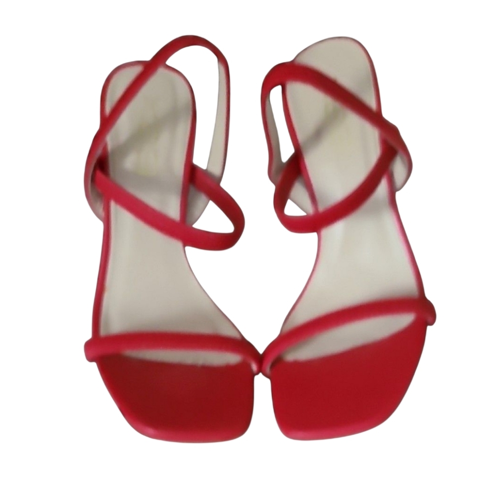 130. X2B | RED HIGH HEELS SIZE 5.5